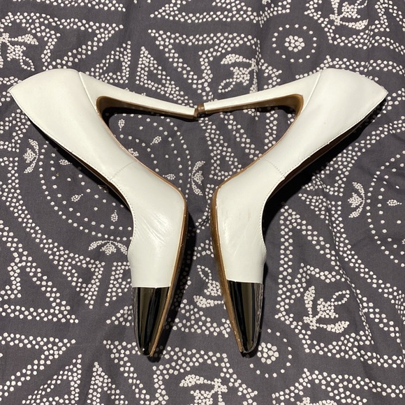 DIAVOLINA Size 9 LEATHER White Heels Silver Capped In Great Cond! - Picture 4 of 8